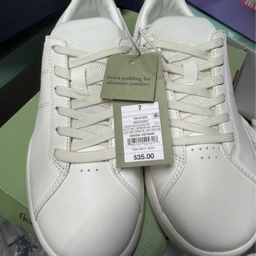 Universal Thread White Scout Sneakers Size 7 New with Tags